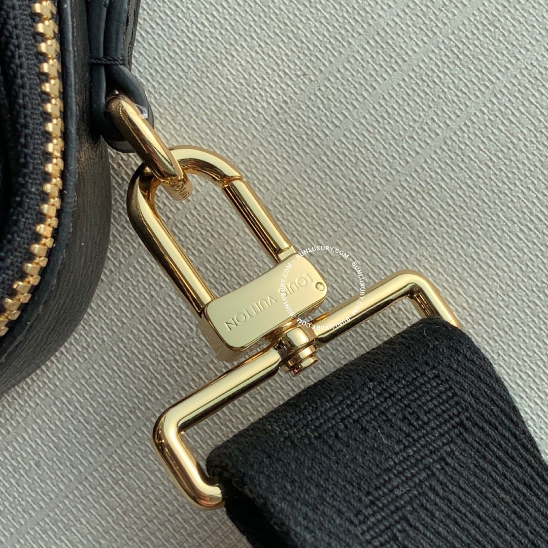 Túi Xách Louis Vuitton Crossbody Calfskin Black M80450