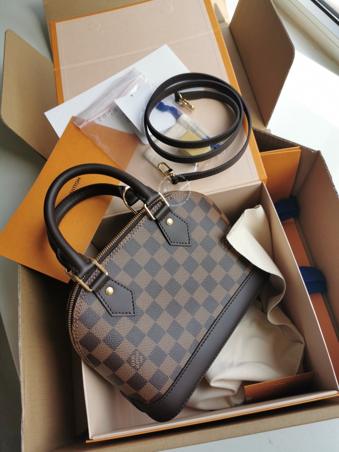 Túi xách Louis Vuitton Alma Bb Damier N41221