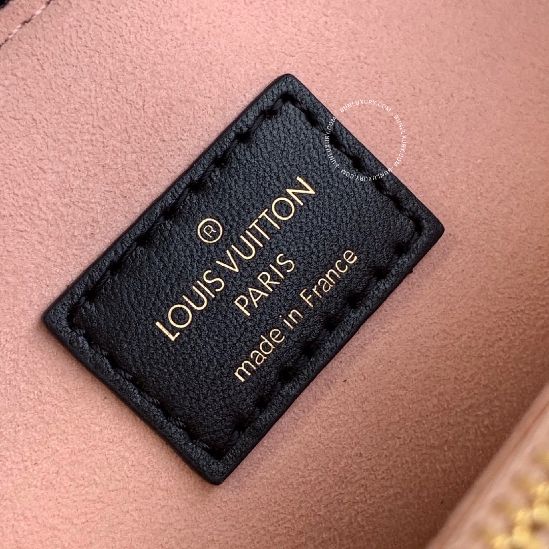 Túi xách Louis Vuitton Coussin Pm Monogram Black M57790
