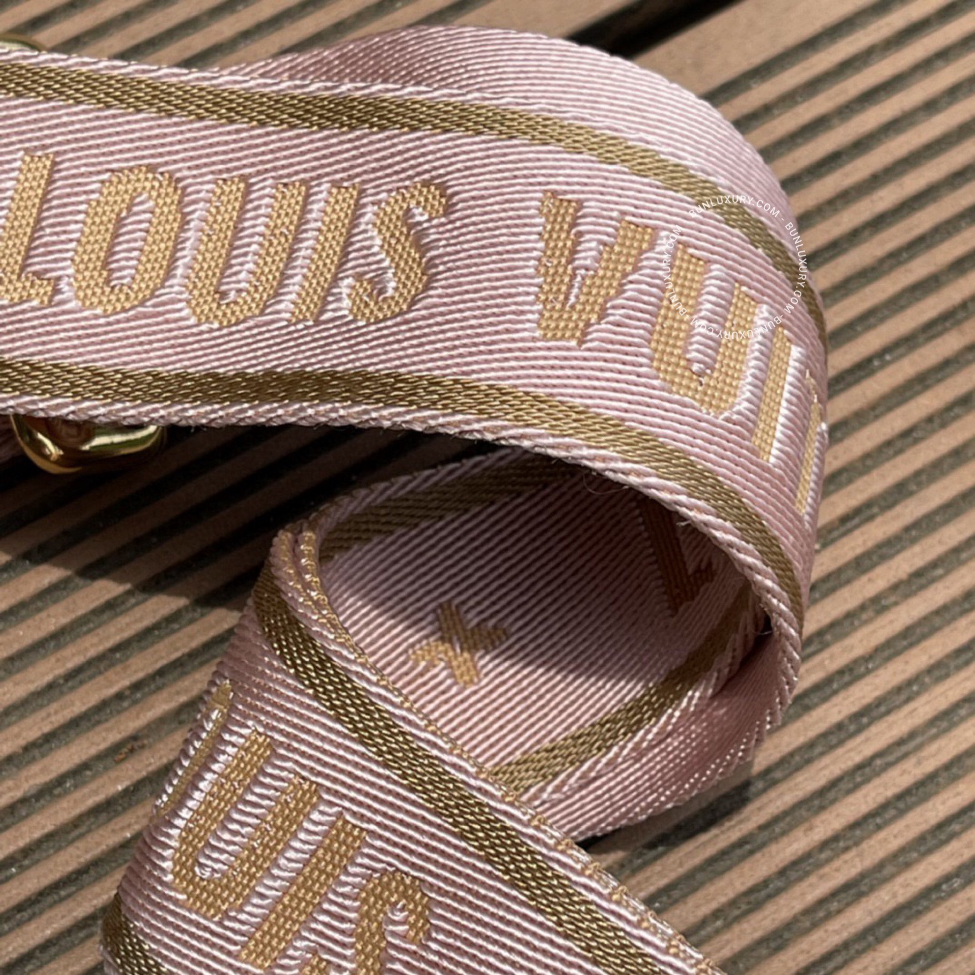 Túi Xách Louis Vuitton Multi Pochette Monogram Pink M44840