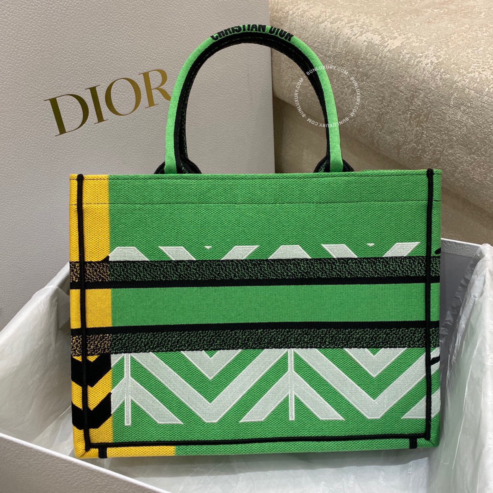 Túi Xách Dior Book Tote Medium Oblique Embroidery Bright Green and Fluorescent Orange