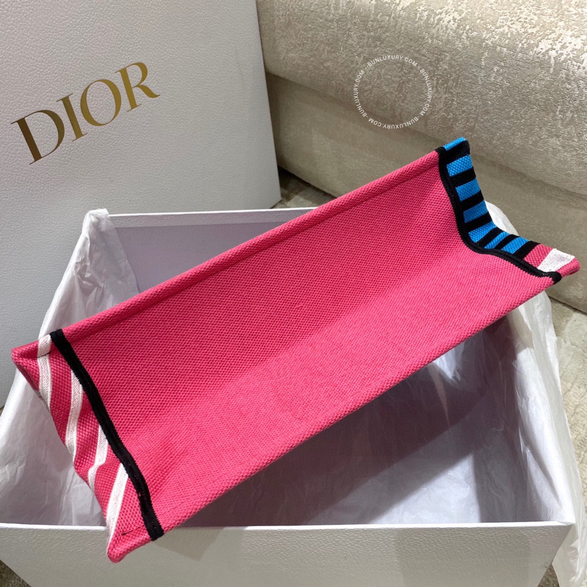 Túi Xách Dior Book Tote Medium Oblique Embroidery Bright Blue And Pink