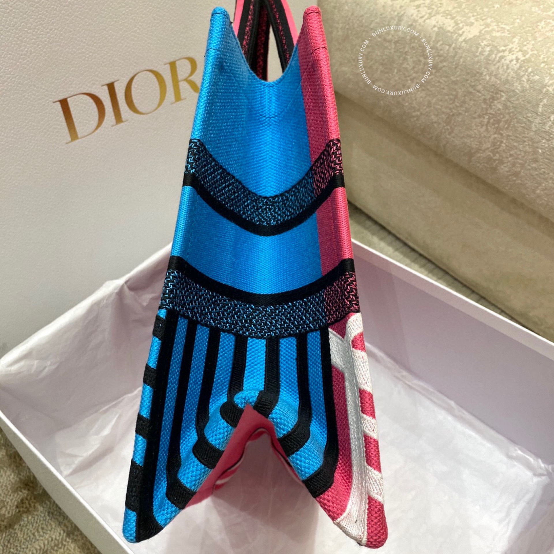 Túi Xách Dior Book Tote Medium Oblique Embroidery Bright Blue And Pink