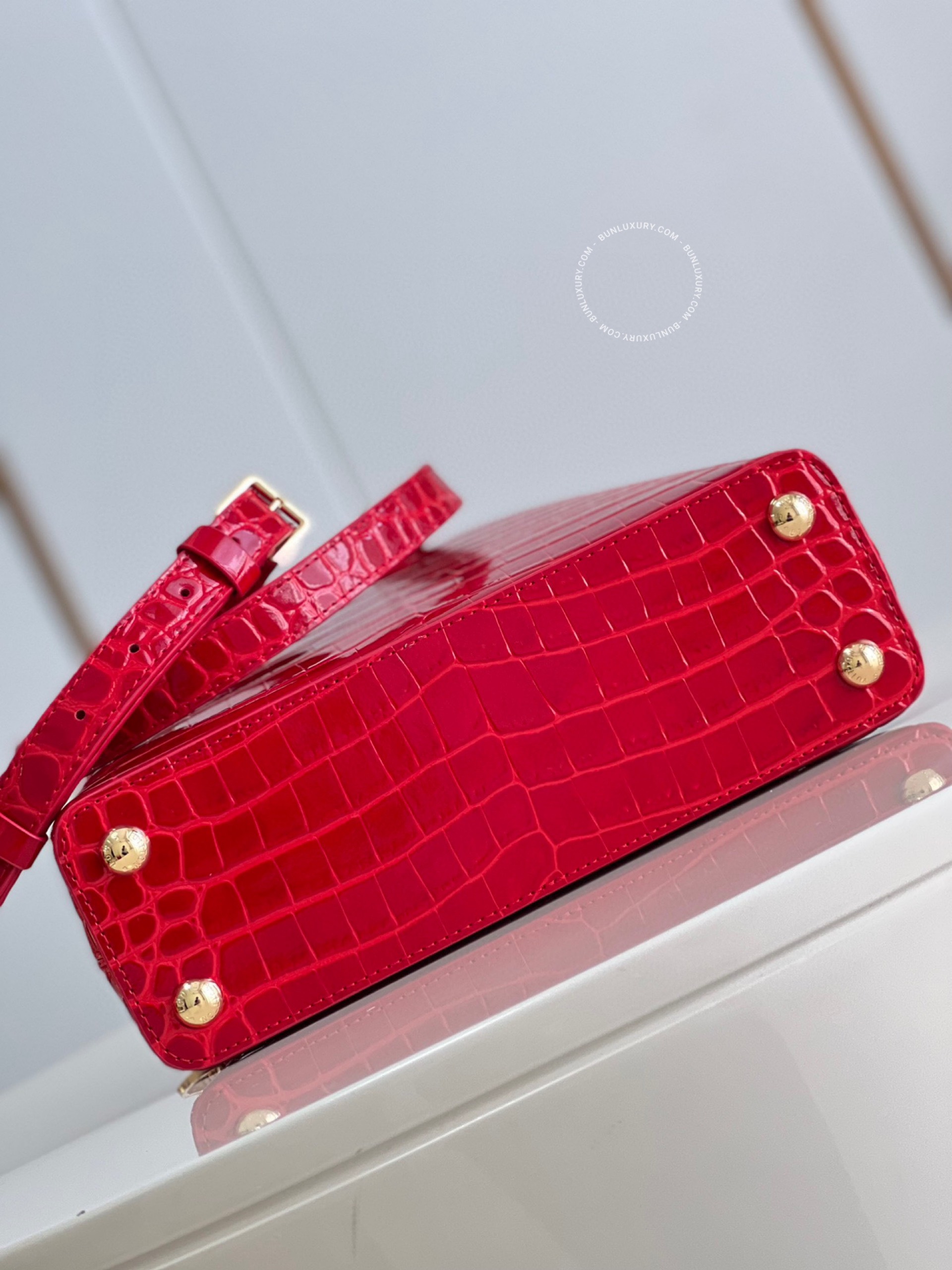Túi xách Louis Vuitton Capucines Bb Red M91698
