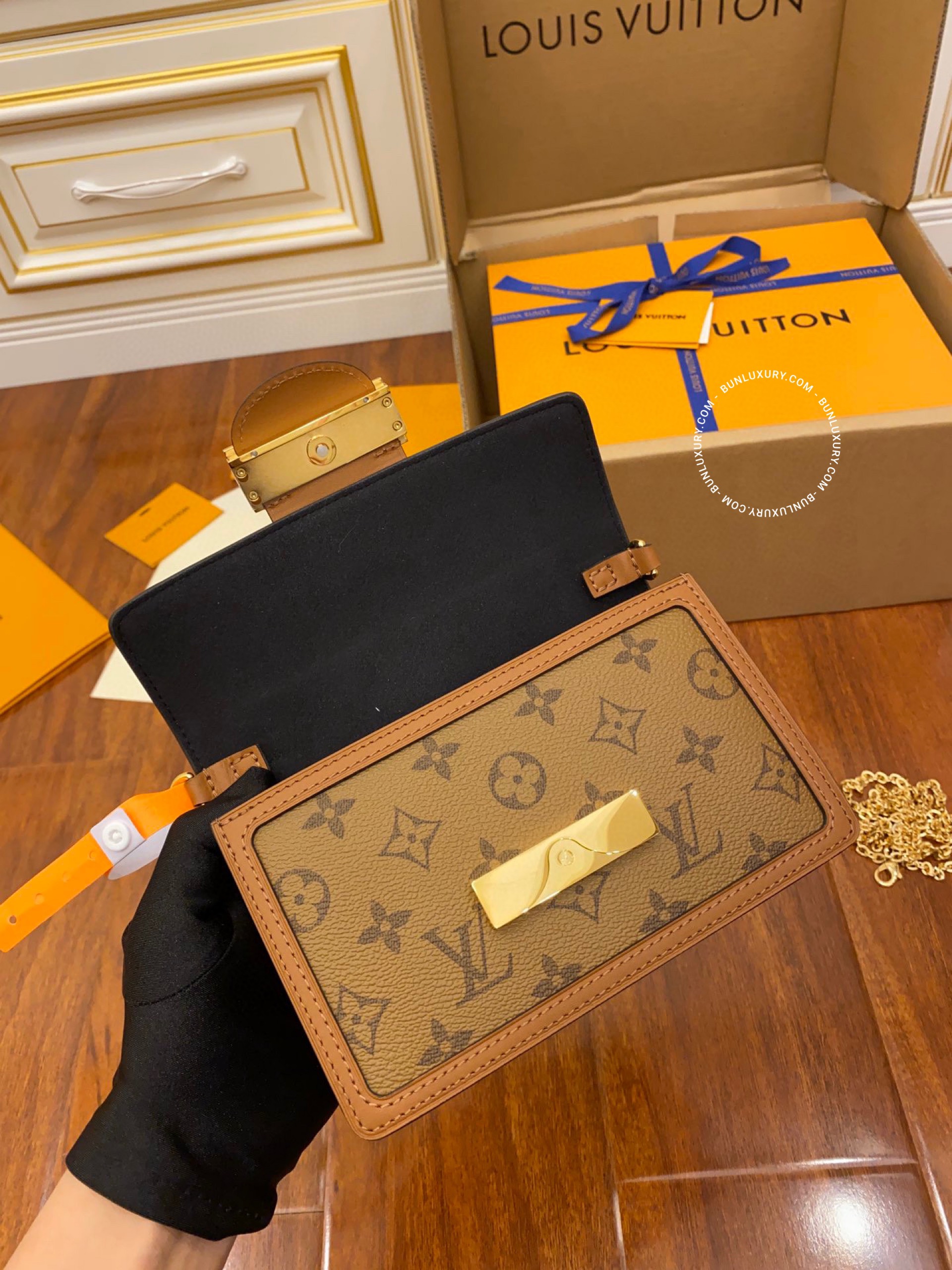 Túi Xách Louis Vuitton Dauphine Chaine Wallet Monogram M68746
