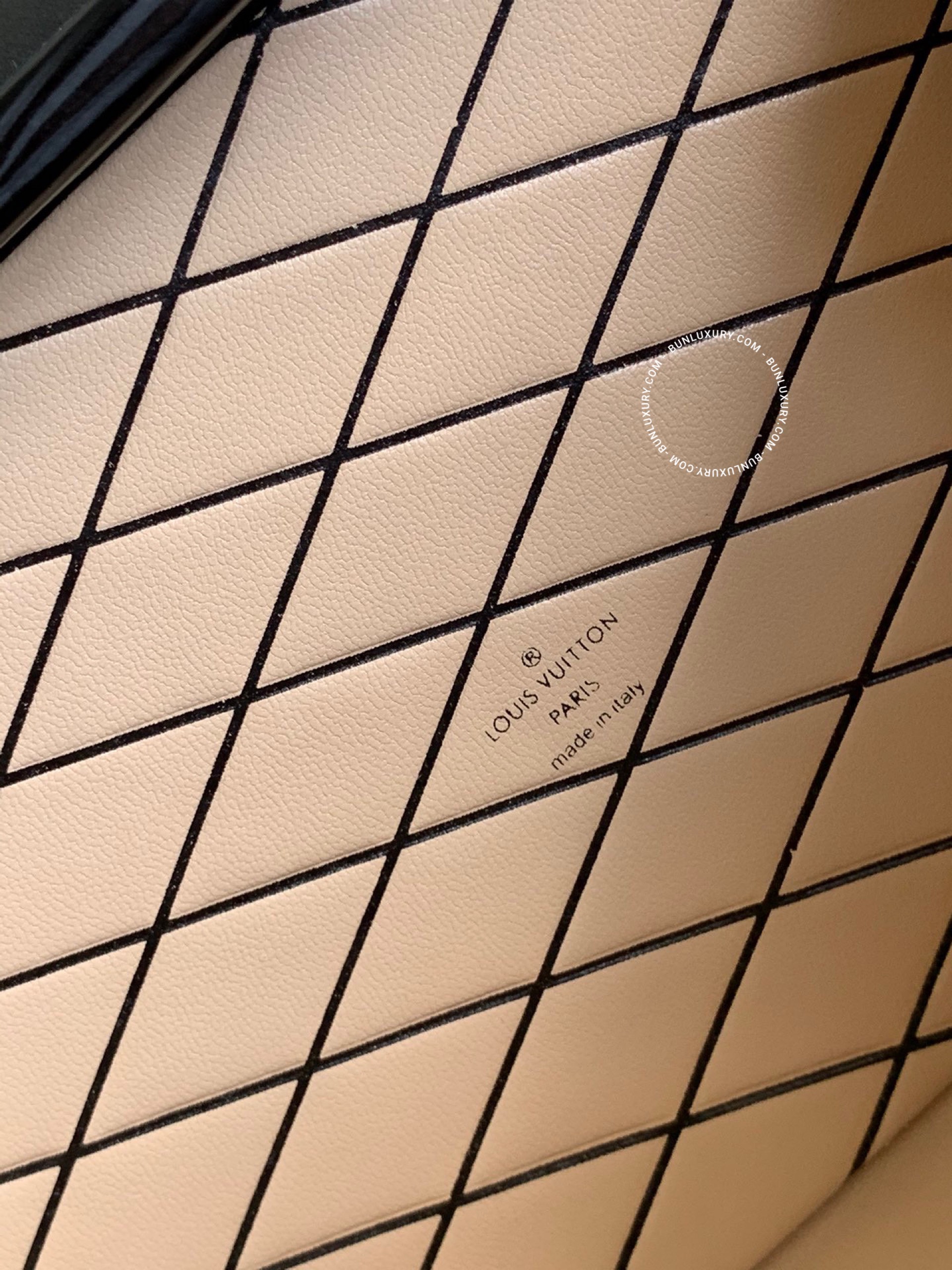 Túi Xách Louis Vuitton Petite Malle Epi M55859‬