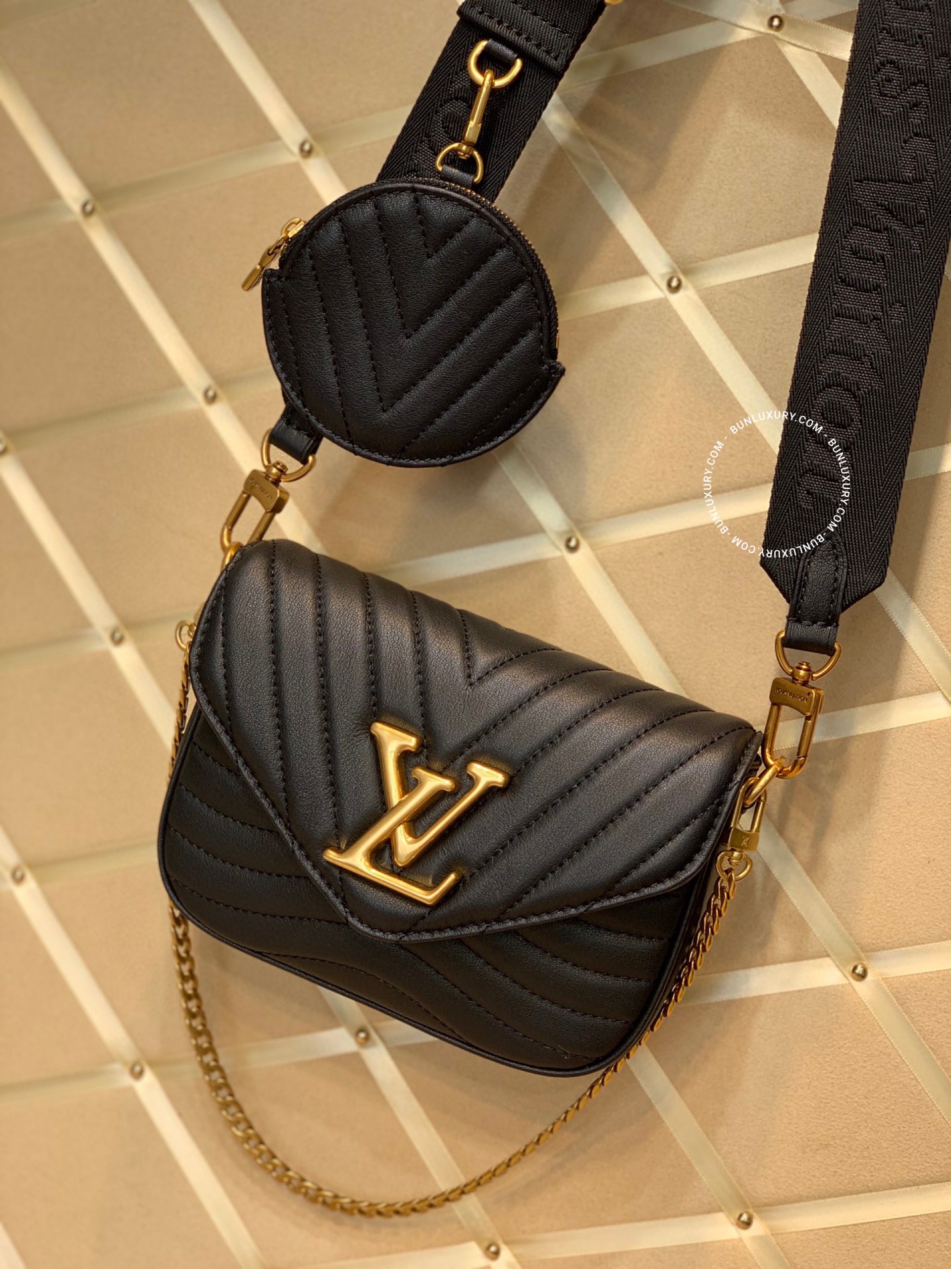 Túi Xách Louis Vuitton New Wave Smooth Cowhide Black M56461
